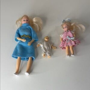 1999 Vintage Set of Dolls with Blue and Pink Outfits